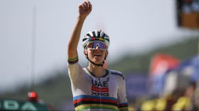 Tour de France : le tour de force de Pogacar, vainqueur de la 12e étape • FRANCE 24