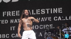 La guerre à Gaza s'invite au festival de Glastonbury • FRANCE 24