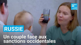 Russie : un couple de la classe moyenne dit "ne pas ressentir" les sanctions occidentales